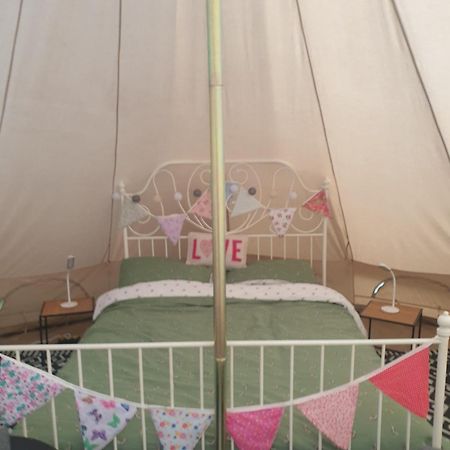 Wildberry Glamping Hotel Orgeres-la-Roche Ngoại thất bức ảnh