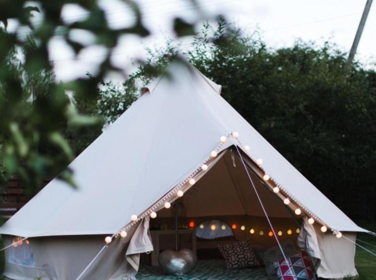 Wildberry Glamping Hotel Orgeres-la-Roche Ngoại thất bức ảnh